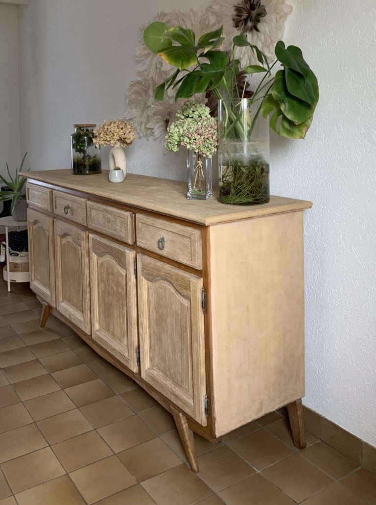 Relooking d’un buffet campagnard en chêne Alexandra Dunier