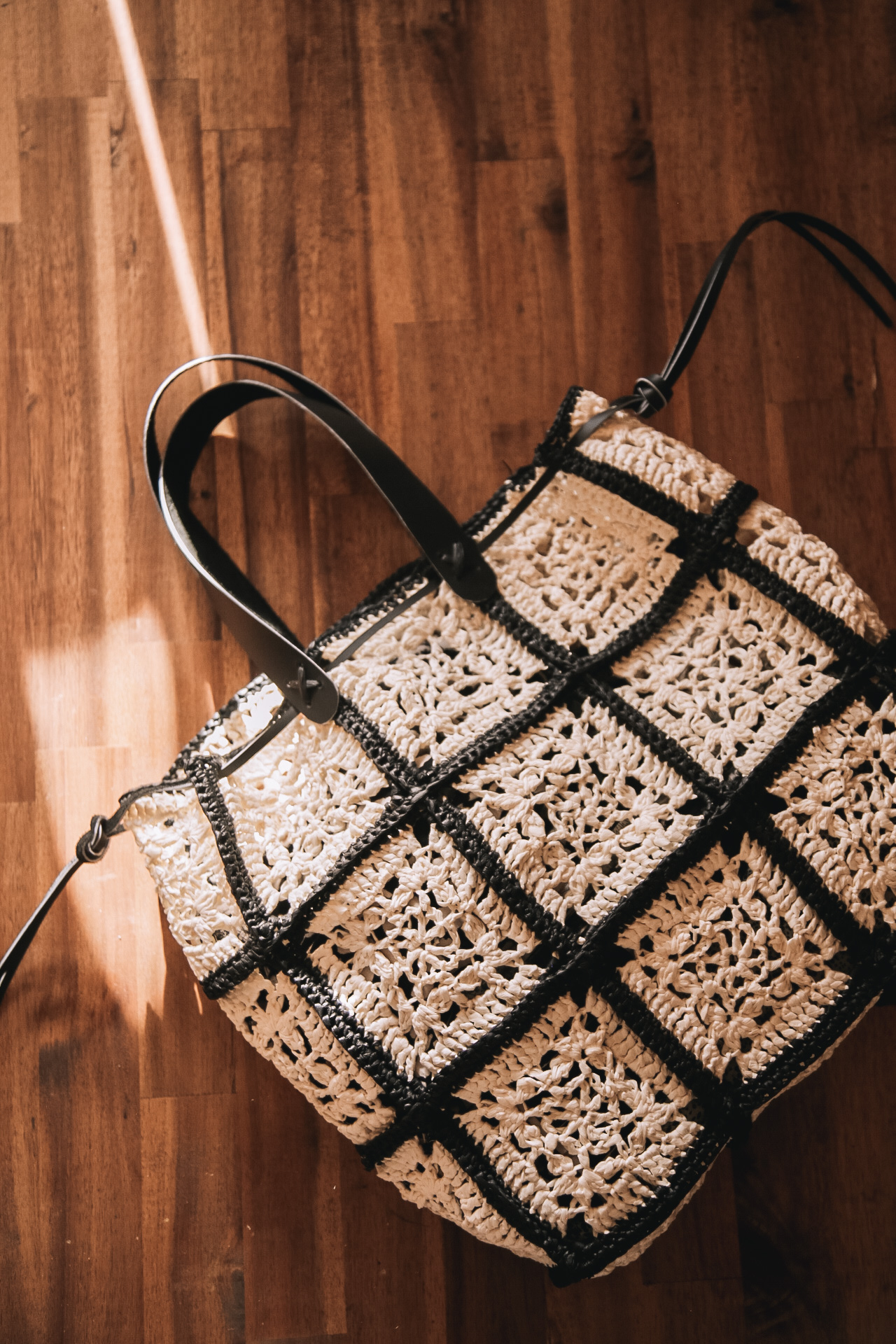 DIY crochet : un sac cabas granny en raphia