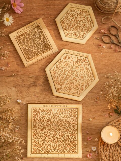 Bonne nouvelle 🥳🎉
Les gabarits en bois pour le patchwork sont dispo sur mon shop 🥰
4 formats : 2 carrés (5 et 8 cm) et 2 polygones (3 et 4 cm).
Le cadre comprend la marge de couture (0,75cm) et la forme à l’intérieur est la forme finale.
Voilaaaa !

Bonne soirée 😁😘

———-
#patchwork #diypatchwork #patchworkquilt #patchworklovers #couture