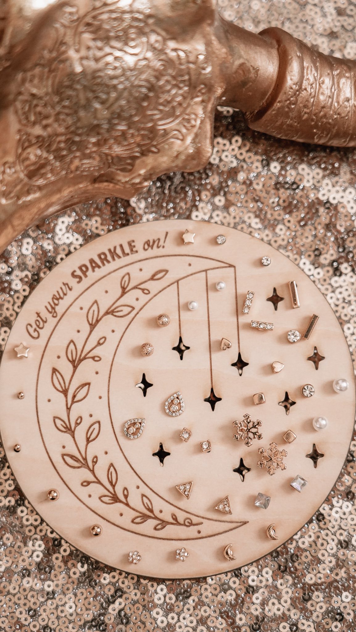 Jâai fait chauffer la @xtool_france âš
Je cherchais une solution pour ranger mes toutes petites boucles dâoreilles⊠Celles que jâai toujours tendance Ă perdre đ«Ł
Alors jâai créé ce support en bois avec ma pĂŽtite xTool đâš Il permet de les classer facilement, de les avoir toujours sous les yeux et il apporte une jolie touche dĂ©co.
âĄïž Si lâidĂ©e vous plait Ă vous aussi; je le propose sur mon shop Ă©galement đ
#xtool #astucerangement #bouclesdoreilles #diy #faitmain