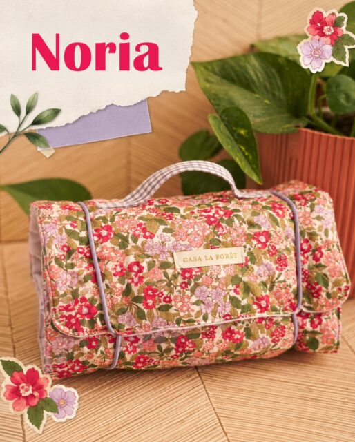 ✨Patron de couture NORIA✨
Voilà la seconde version de Noria : sans biais et avec des élastiques pour la fermer.
Tissu fleuri Liberty,
vichy lilas et coton lavé : ça fait longtemps mais c’est peut être @madeintissus
Patron Noria : à retrouver sur mon shop
#patroncouture #diycouture #tutocouture #couture #libertyaddict